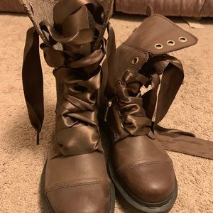 Dr. Martens boots size 6